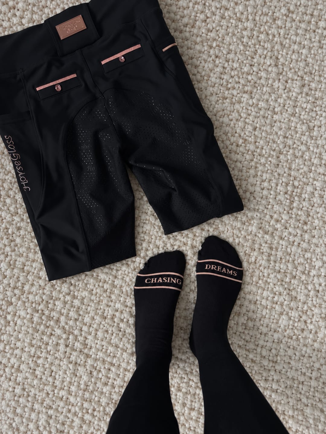 Customer photo review of CRYSTAL KYLIE - RIDING LEGGINGS | BLACK ROSE GOLD