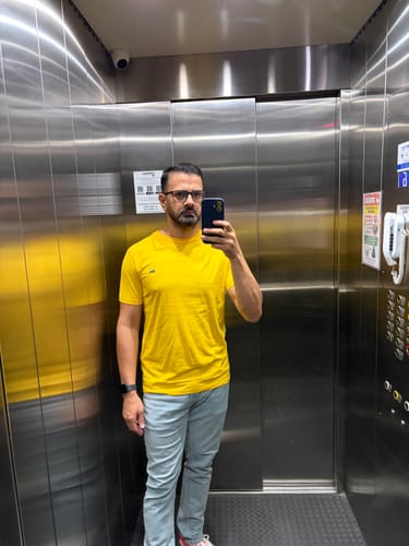 Customer photo review of Camiseta Algodão Pima LCT - Amarela