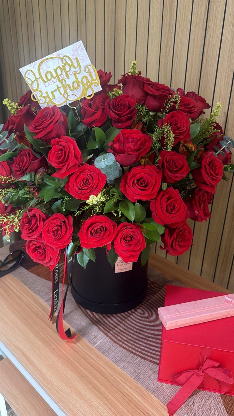 Customer photo review of 50 Box - Red Roses