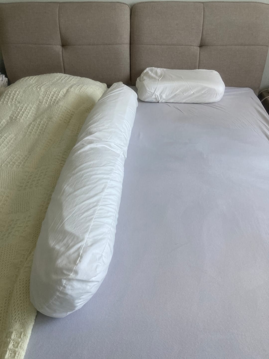 Customer photo review of Mikoala Sleep Better Set: Hi4 Deluxe Kussen + Body Pillow (Slaapsysteem)