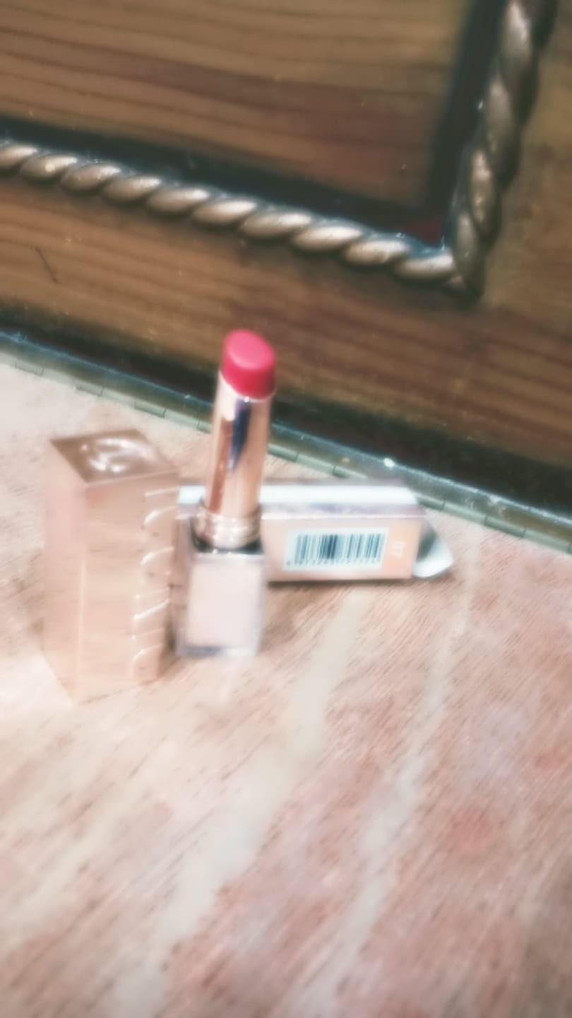 Customer photo review of O.TWO.O HAUTE HYDRATING SATIN LIPSTICK