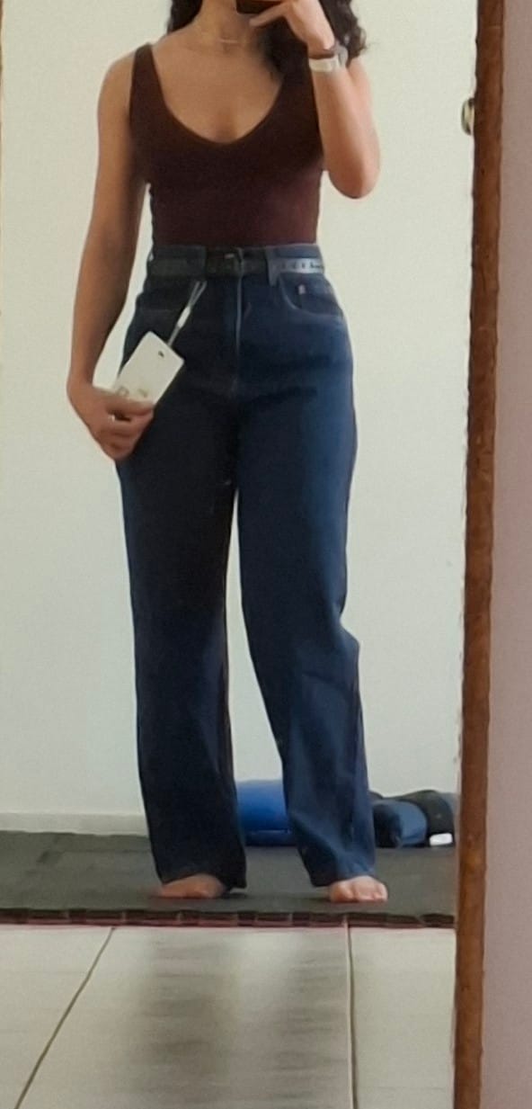 Customer photo review of Calça Jeans Reta Araçá Azul Escuro