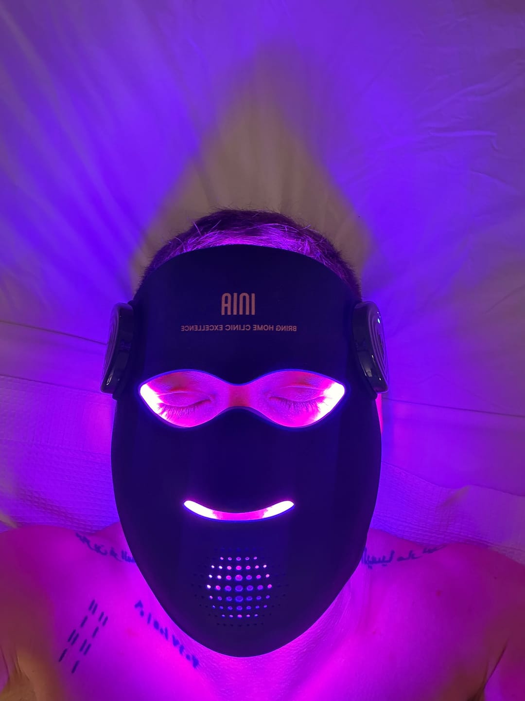 Customer photo review of INIA GLOW 4D 940nm Dual NIR Wireless LED Mask