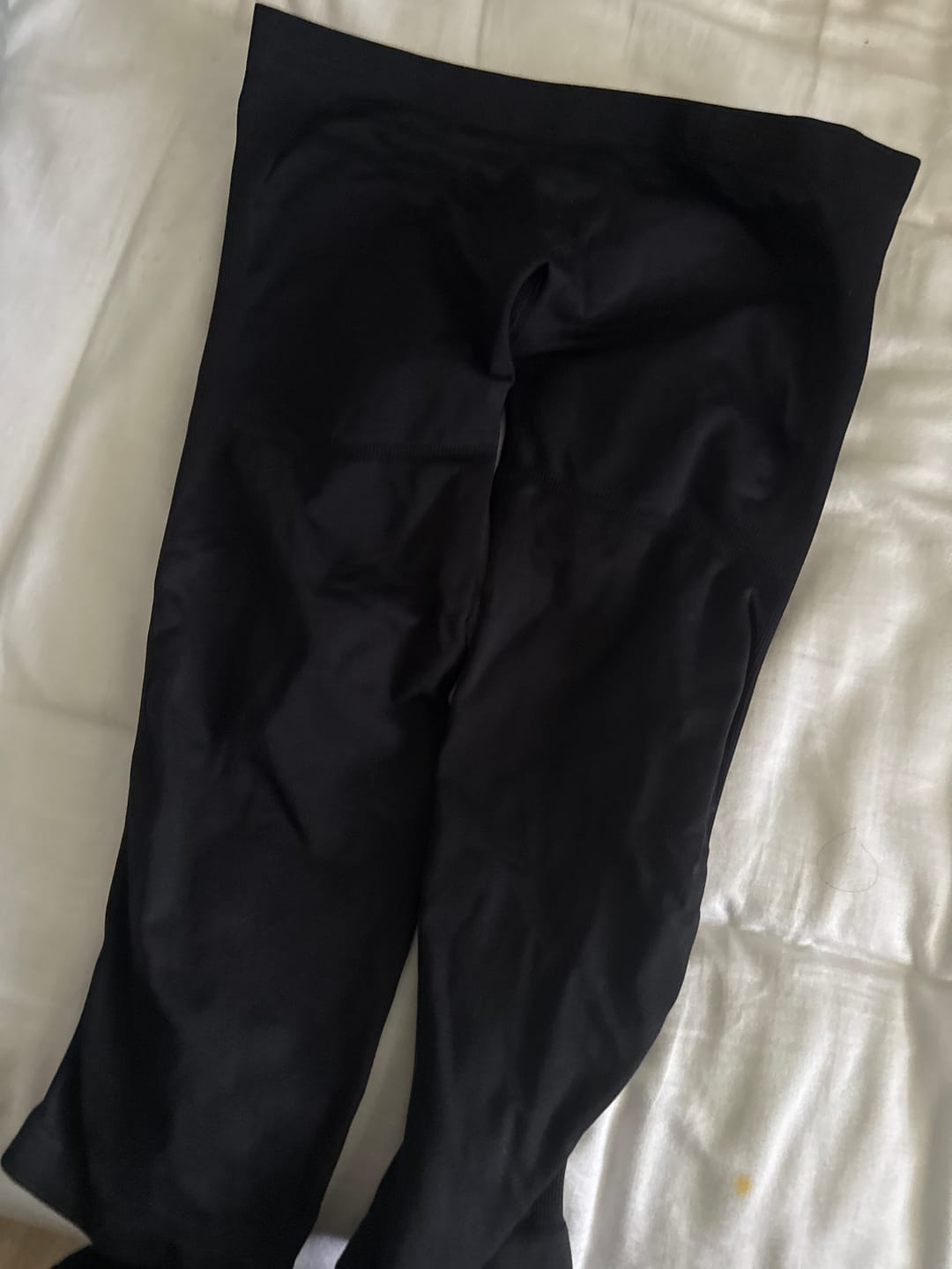 Customer photo review of Seamless LowRise Capris (Black)