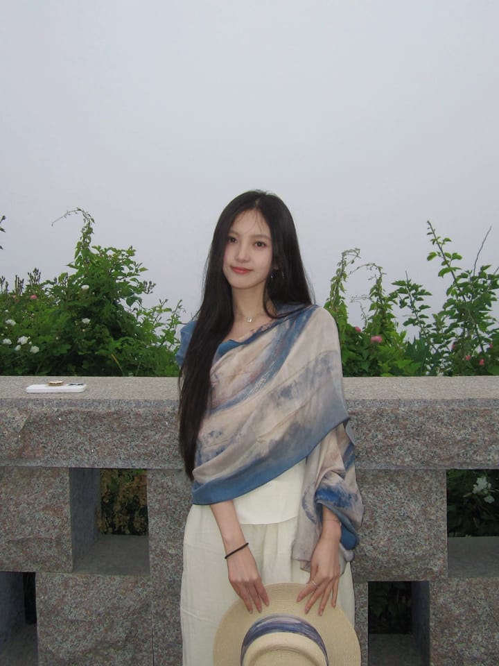 Customer photo review of Dunhuang Five Elements Printed Mulberry Silk Shawl / Scarf