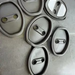Customer photo review of Installazione Facile Copertura Serratura Porta Auto Autoadesiva