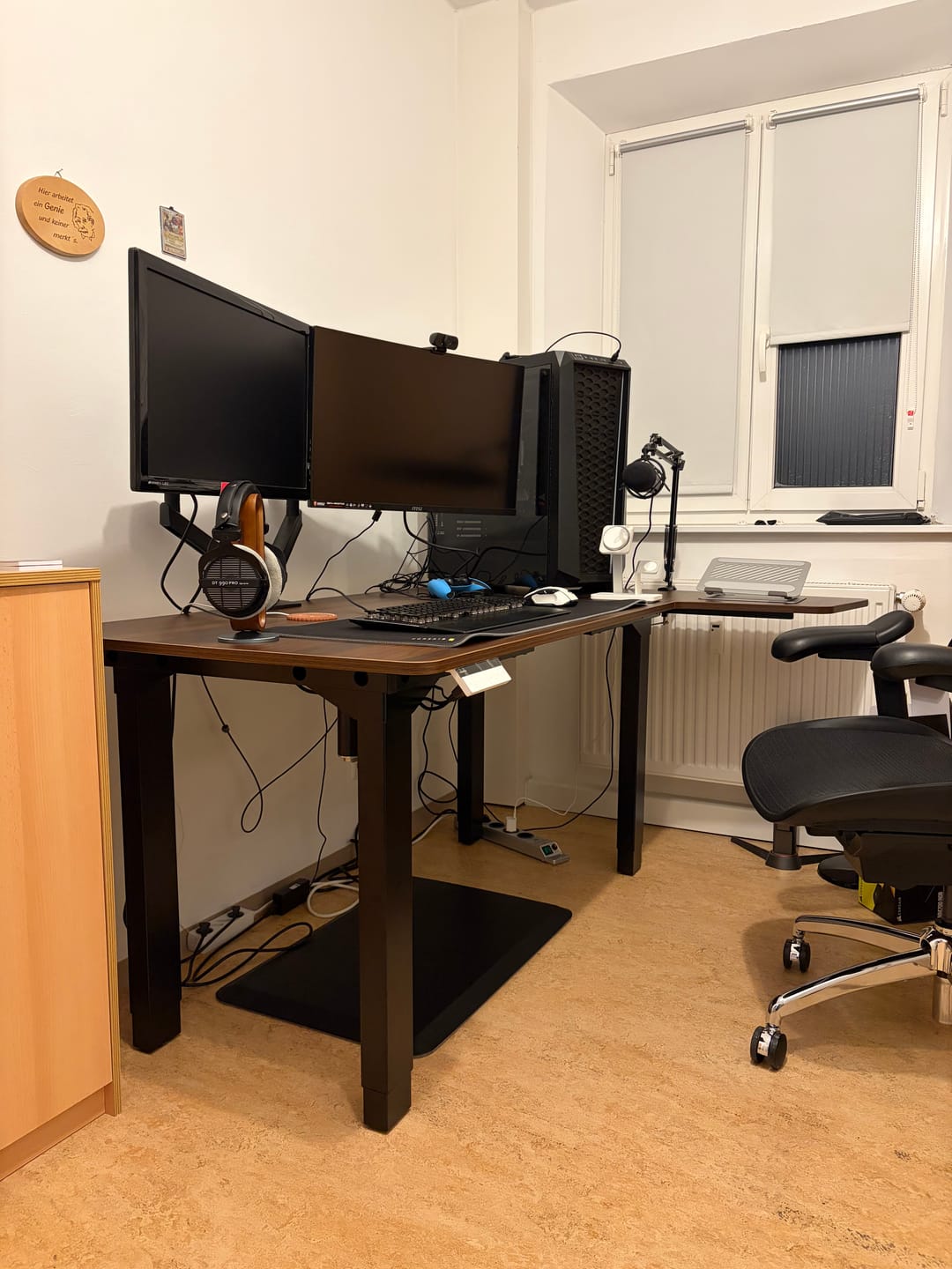 Customer photo review of Maidesite Canvas – L-förmiger höhenverstellbarer Schreibtisch mit 4 Beinen