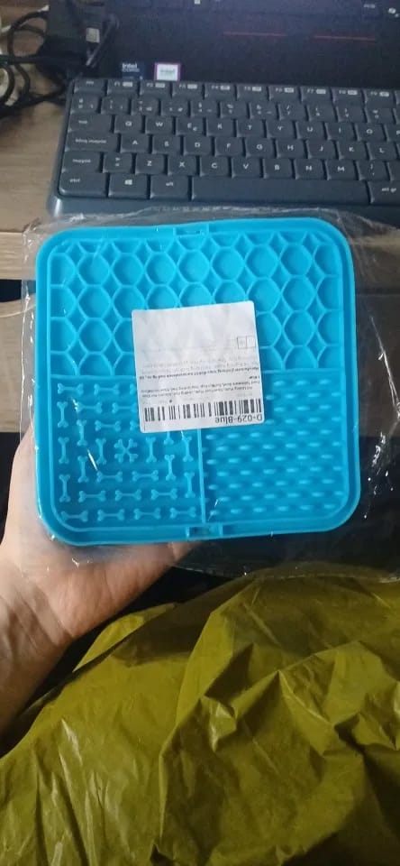 Customer photo review of Pet Licking Plate, Slow Food Plate, Licking Pad, Silicone Pet Slow Food Tableware Bowl, Suction Cup, Dog Licking Pad, Slow Food