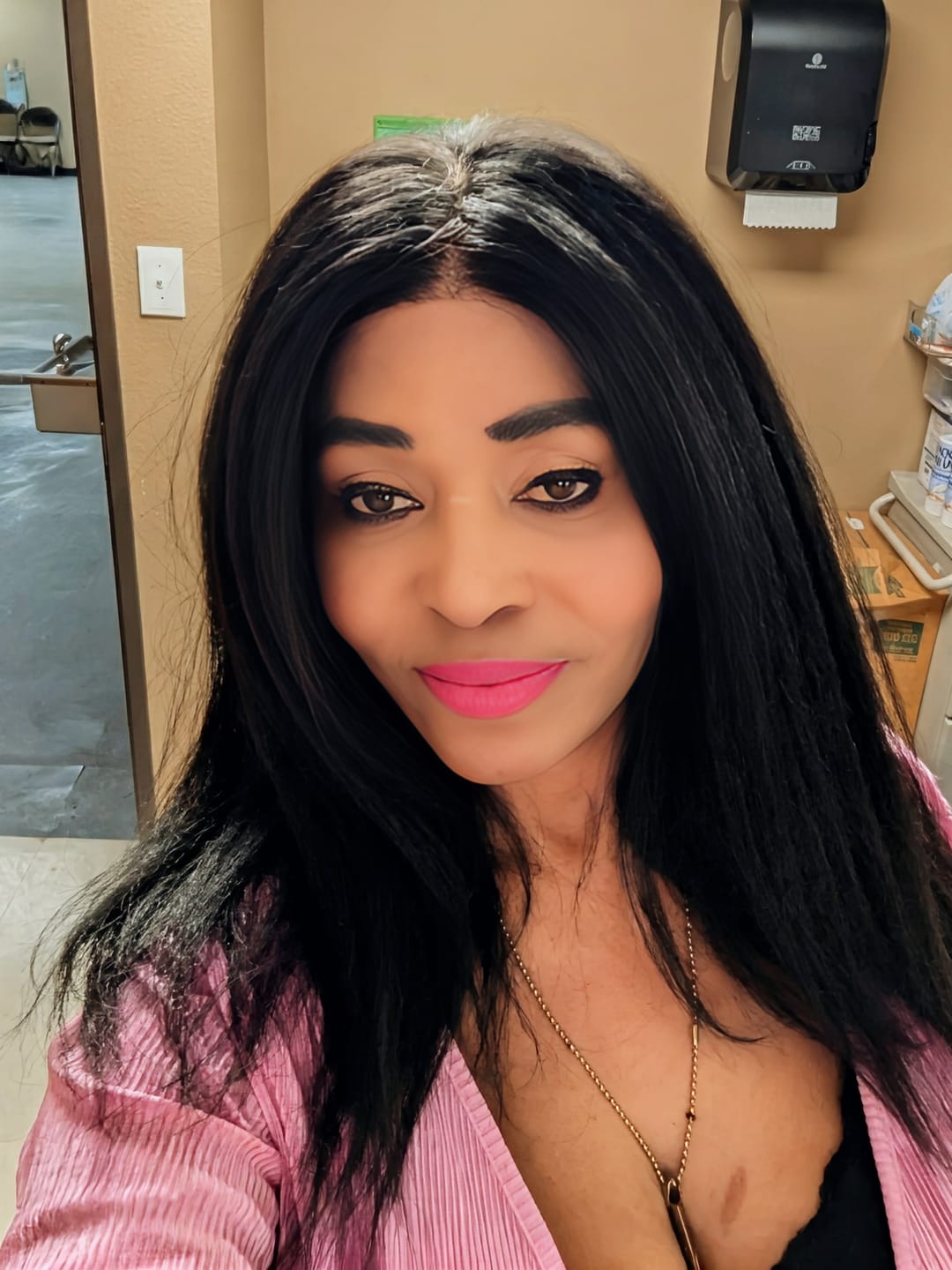 Customer photo review of Sensationnel Curls Kinks Glueless HD 13x6 Lace Front Wig - 13x6 KINKY LAYERED BLOW OUT 22" - Kinky Edges