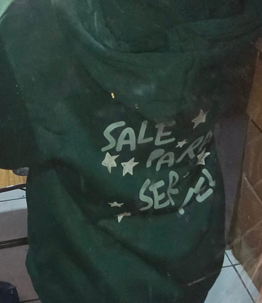 Customer photo review of Hoodie Ivan Cornejo Sale Para Ser Feliz