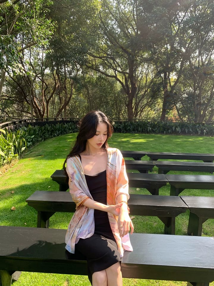 Customer photo review of Dunhuang Five Elements Printed Mulberry Silk Shawl / Scarf