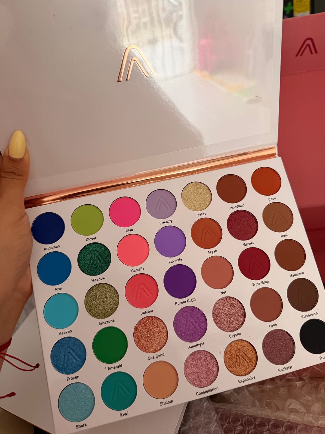 Customer photo review of PALETA DE SOMBRAS MARVELOUS | MAKEUP EXPERT