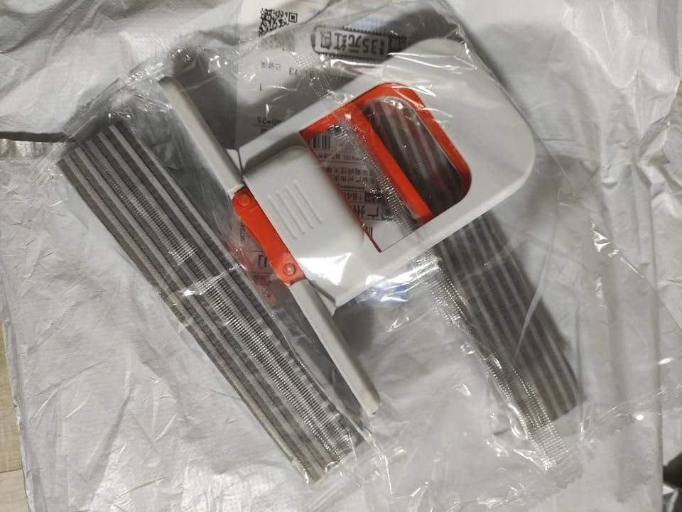 Customer photo review of SpotNest™ Mini Squeeze Mop — Hands-Free Wringing for Desks, Counters & Sinks