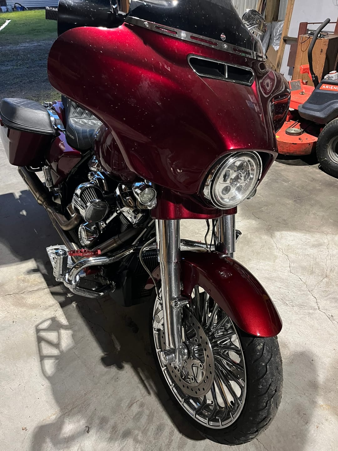 Customer photo review of HARLEY MOTORCYCLE RED M. - 3C HD103 | OEMatch Automotive Spraycan