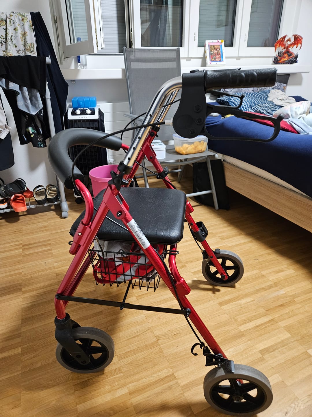 Customer photo review of Trendmobil Rollator nur 6,7 kg - inkl. Korb und Stockhalterung