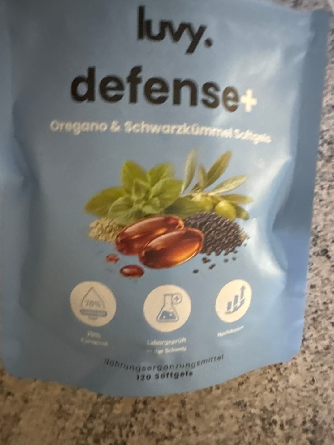 Customer photo review of DEFENSE+ | Oregano, Schwarzkümmel & Olivenblatt Softgels