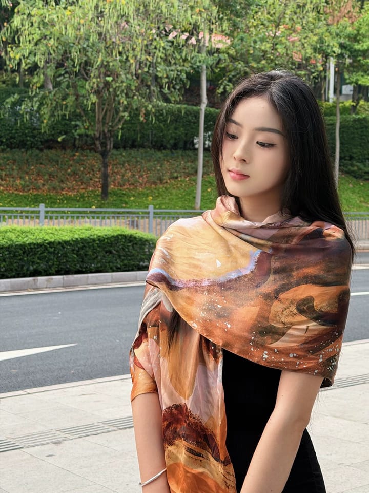 Customer photo review of Dunhuang Five Elements Printed Mulberry Silk Shawl / Scarf