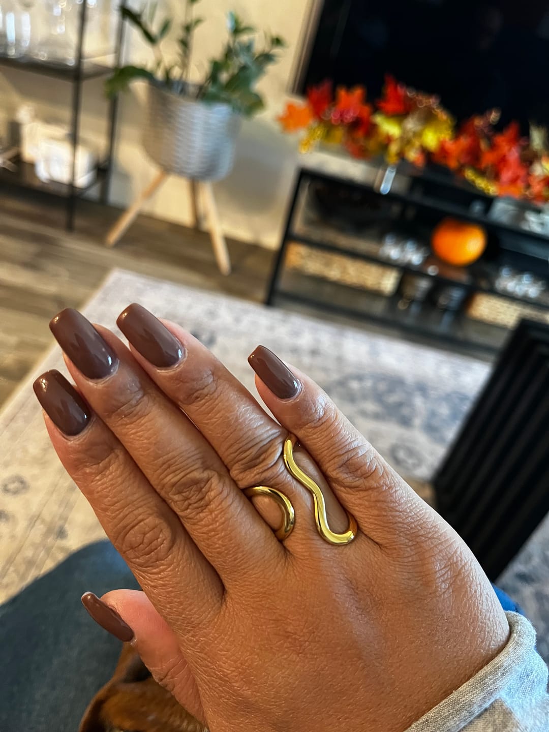 Customer photo review of Yana Geometric Twist Ring