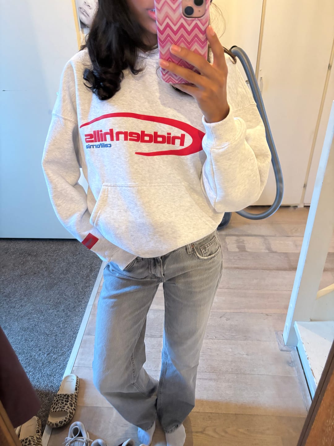 Customer photo review of SPORTY HOODIE LIGHT GREY/RED