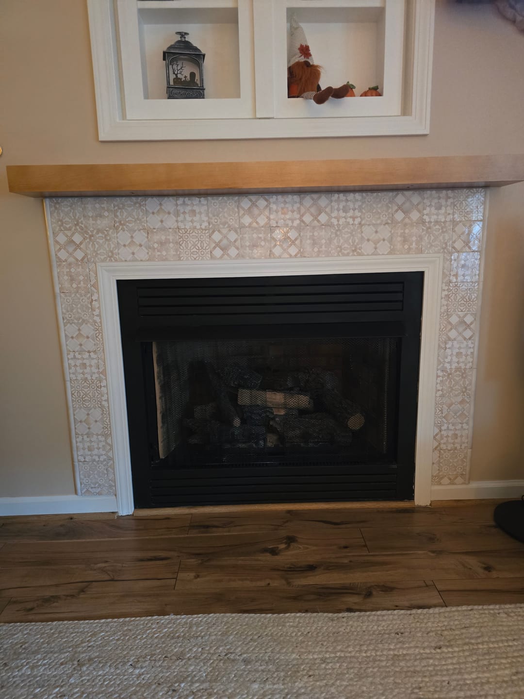 Customer photo review of Modern 3" Thick Pine Floating Shelves