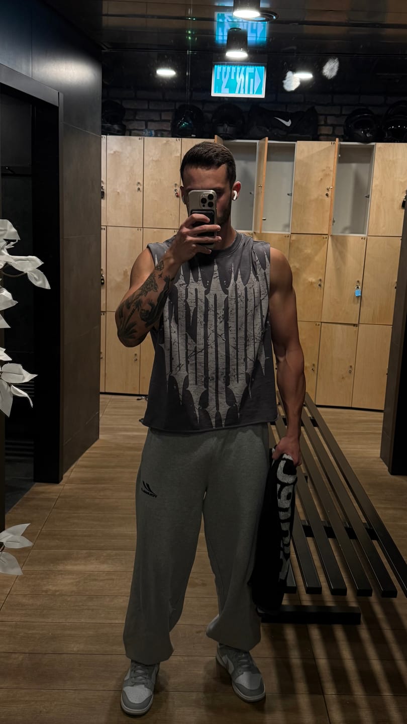 Customer photo review of 2154 - Throwback Baggy Joggers