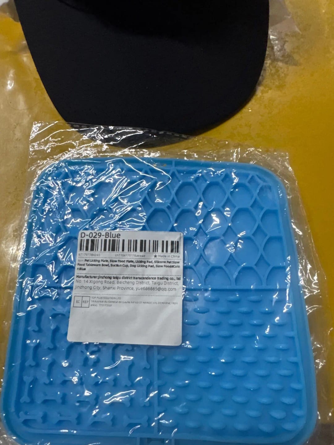 Customer photo review of Pet Licking Plate, Slow Food Plate, Licking Pad, Silicone Pet Slow Food Tableware Bowl, Suction Cup, Dog Licking Pad, Slow Food