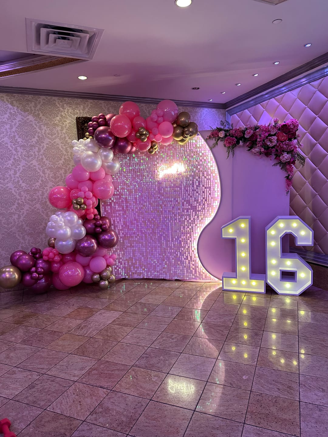 Customer photo review of 4x7ft Aluminum Alloy Curved Half Vase Backdrop Frame Stand for Birthday Event Decoration