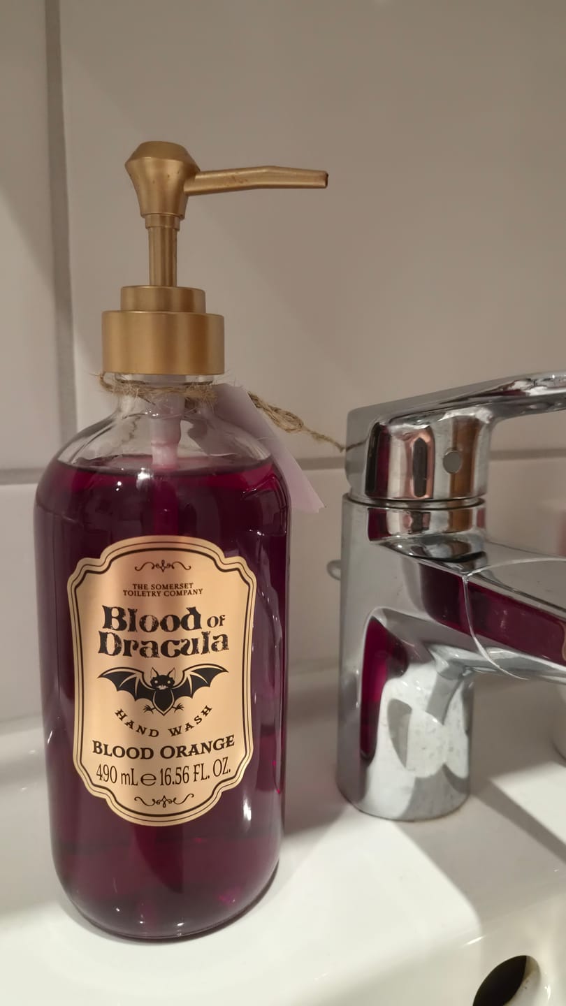 Customer photo review of Blood of Dracula Flüssigseife Blood Orange, 500 ml