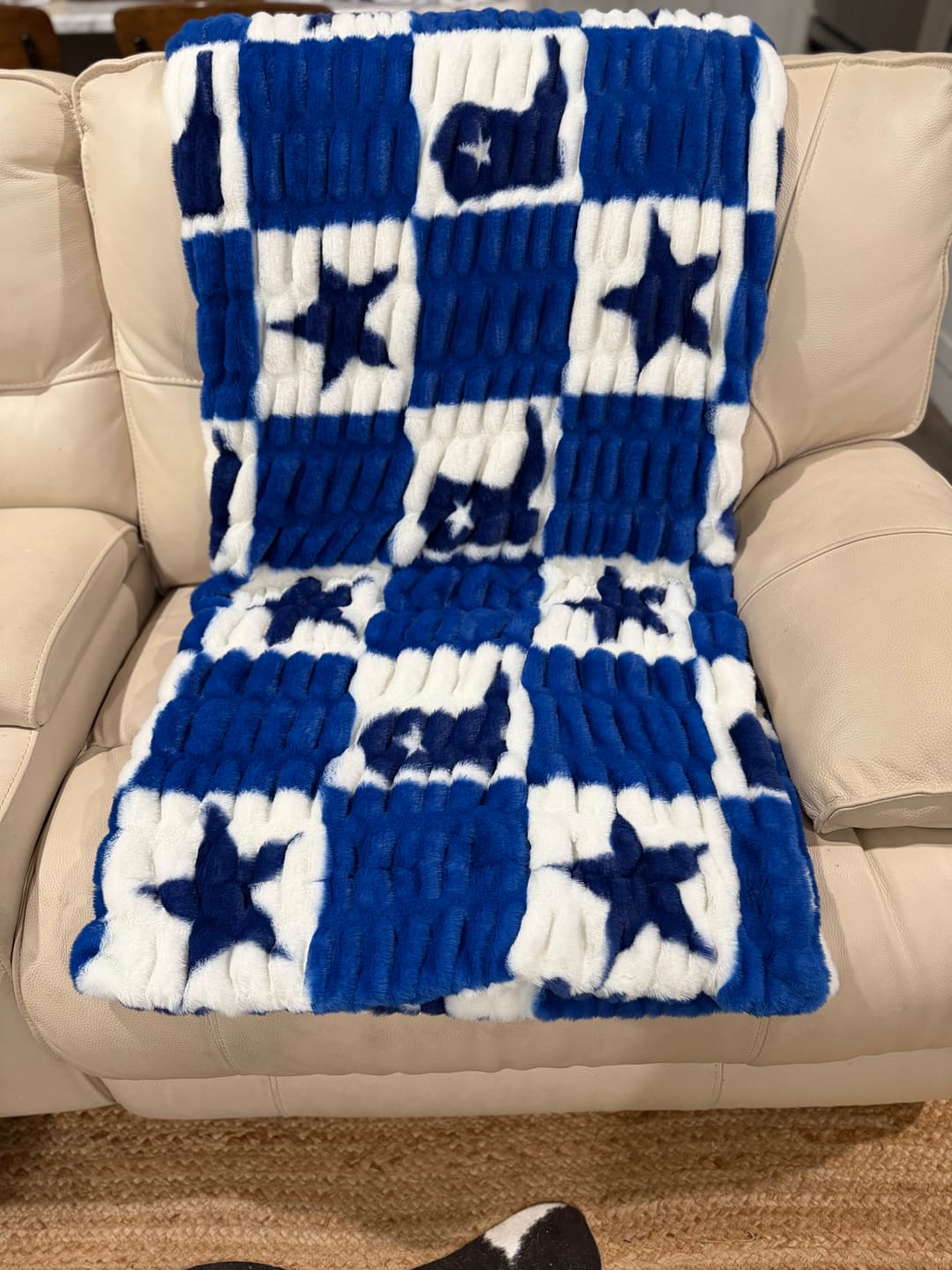 Customer photo review of Hugs Pumpkins Blanket