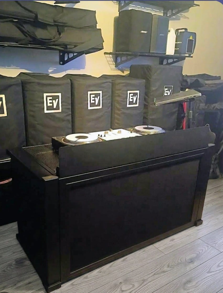 Customer photo review of Headliner HL30080 Solana Portable DJ Booth with Carry Bag - Black
