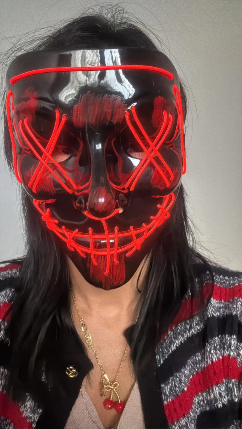 Customer photo review of Mascara con luces LED para Hallowen
