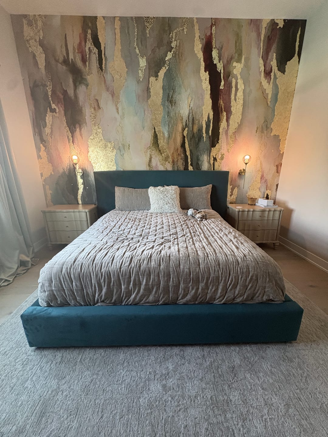 Customer photo review of "Lana" Wallpaper by Vivian Ferne