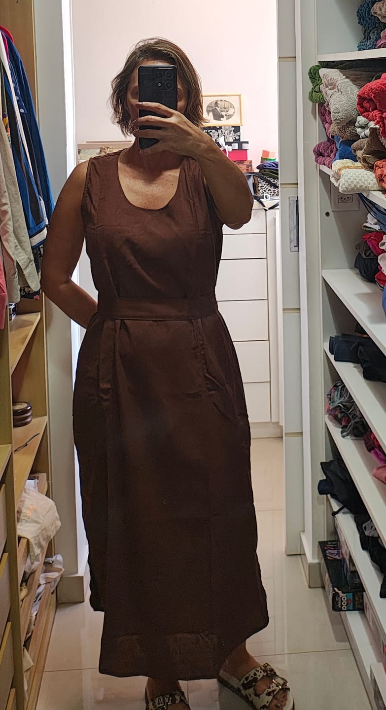 Customer photo review of Vestido Midi Gabiroba Marrom Escuro