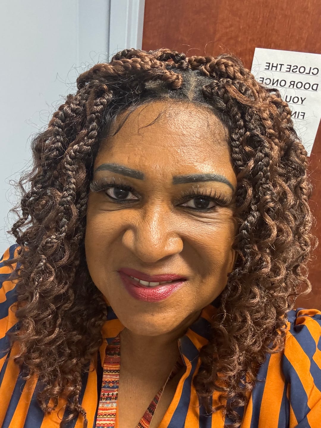 Customer photo review of Motown Tress Secret Glueless HD Hand-Tied Whole Lace Hand-Braided Wig - BOHO BOX BOB BRAID - WLBB.WINK