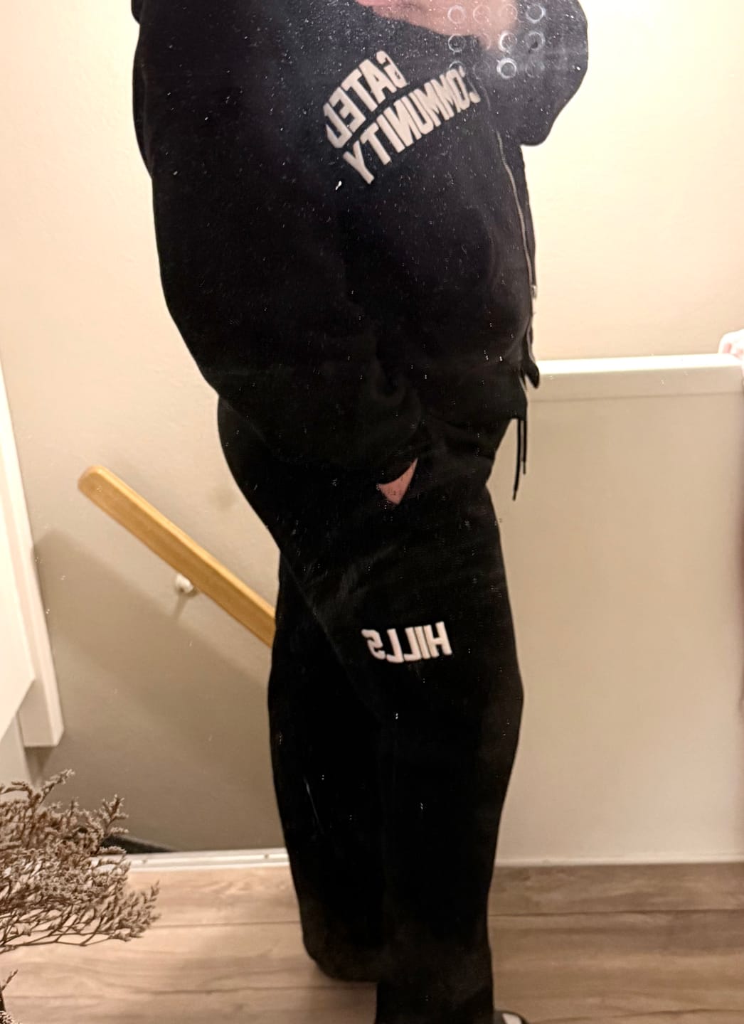 Customer photo review of GATED COMMUNITY STRAIGHT LEG SWEATPANTS BLACK