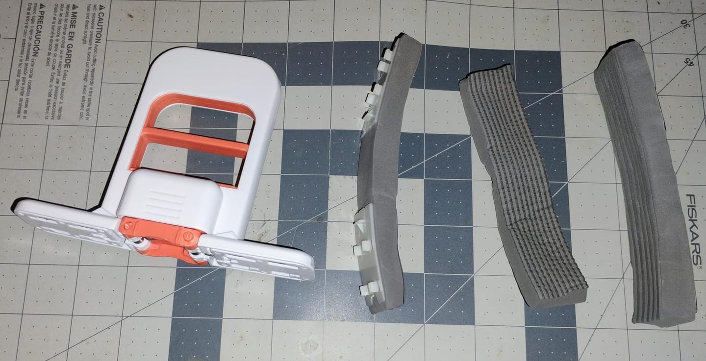 Customer photo review of SpotNest™ Mini Squeeze Mop — Hands-Free Wringing for Desks, Counters & Sinks