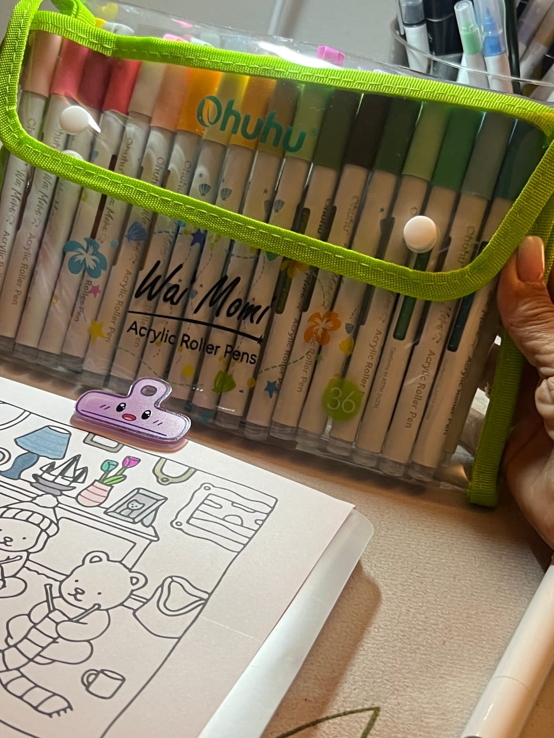 Customer photo review of Ohuhu Wai Momi Acrylic Gel Pens