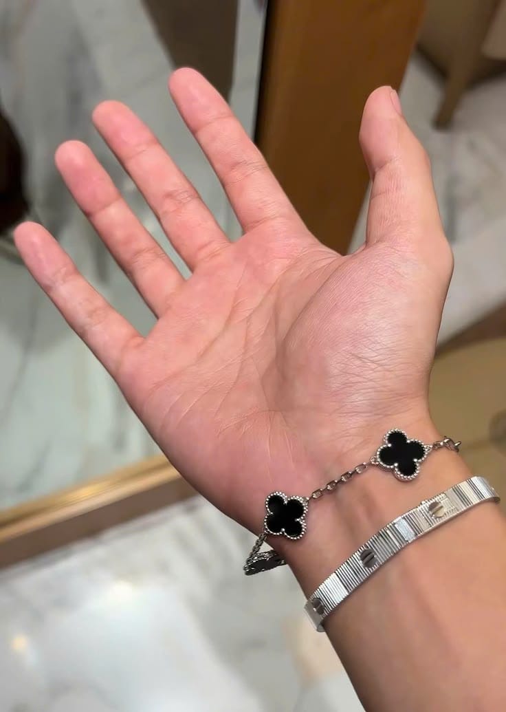 Customer photo review of Love Screw Flexible Bracelet