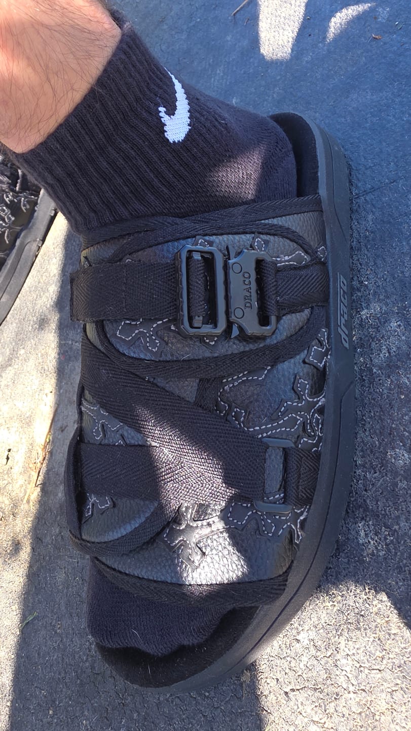 Customer photo review of Black Cross Patch DracoSlides