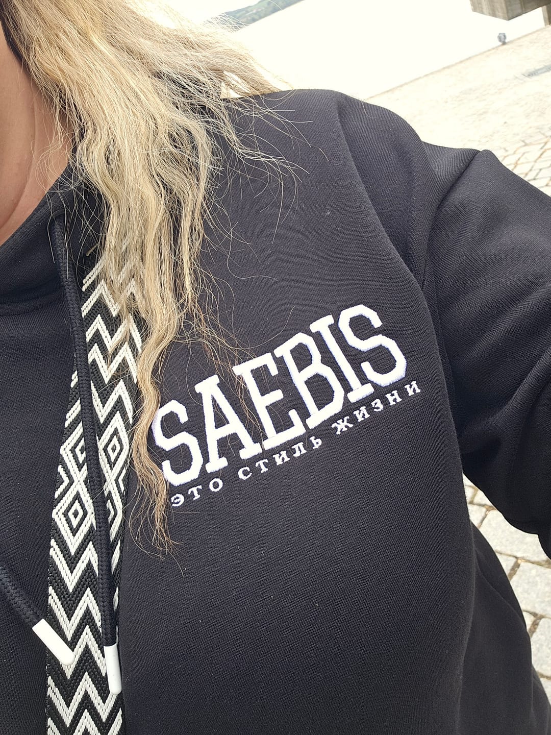 Customer photo review of Lifestyle Herren Hoodie schwarz mit Stickerei by SAEBIS®