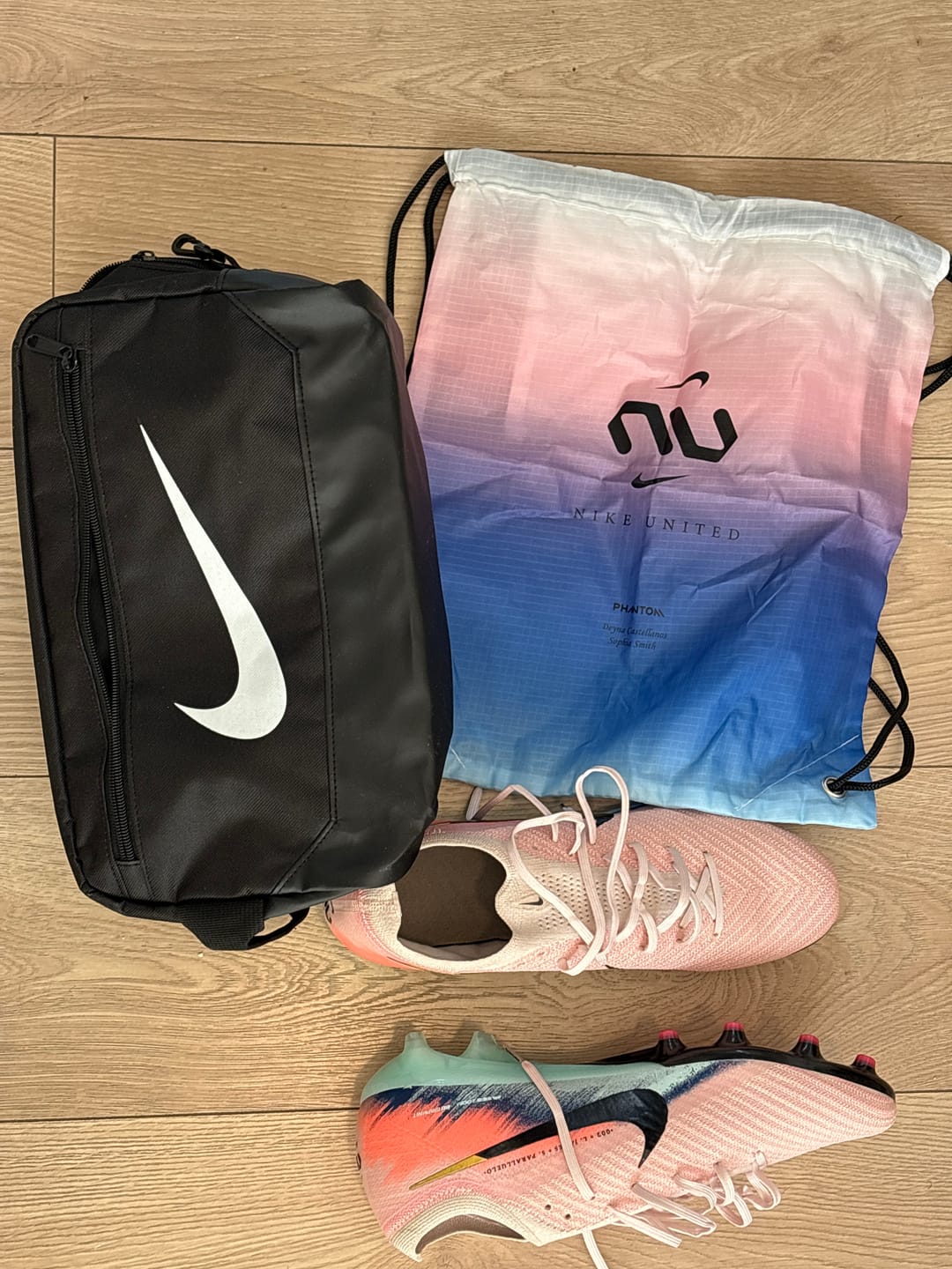 Customer photo review of MERCURIAL VAPOR 16 ELITE AG UNITED - SILT RED/BLEU