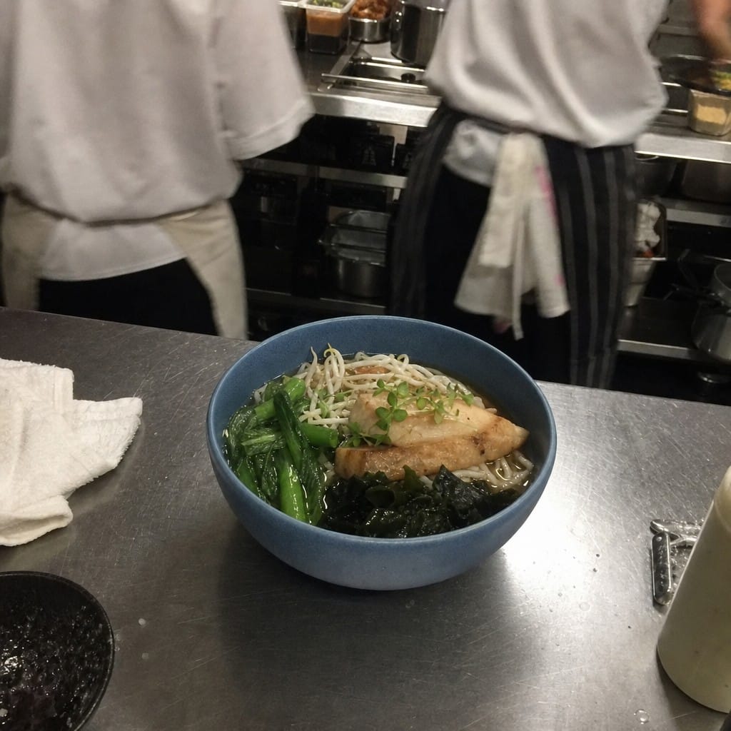 Customer photo review of Noodle Bowls 37.7oz Porcelain for Modern Dining (Pack of 6)