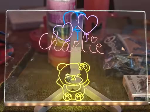 Customer photo review of Planche à Dessin Lumineuse LED Effaçable avec Support USB