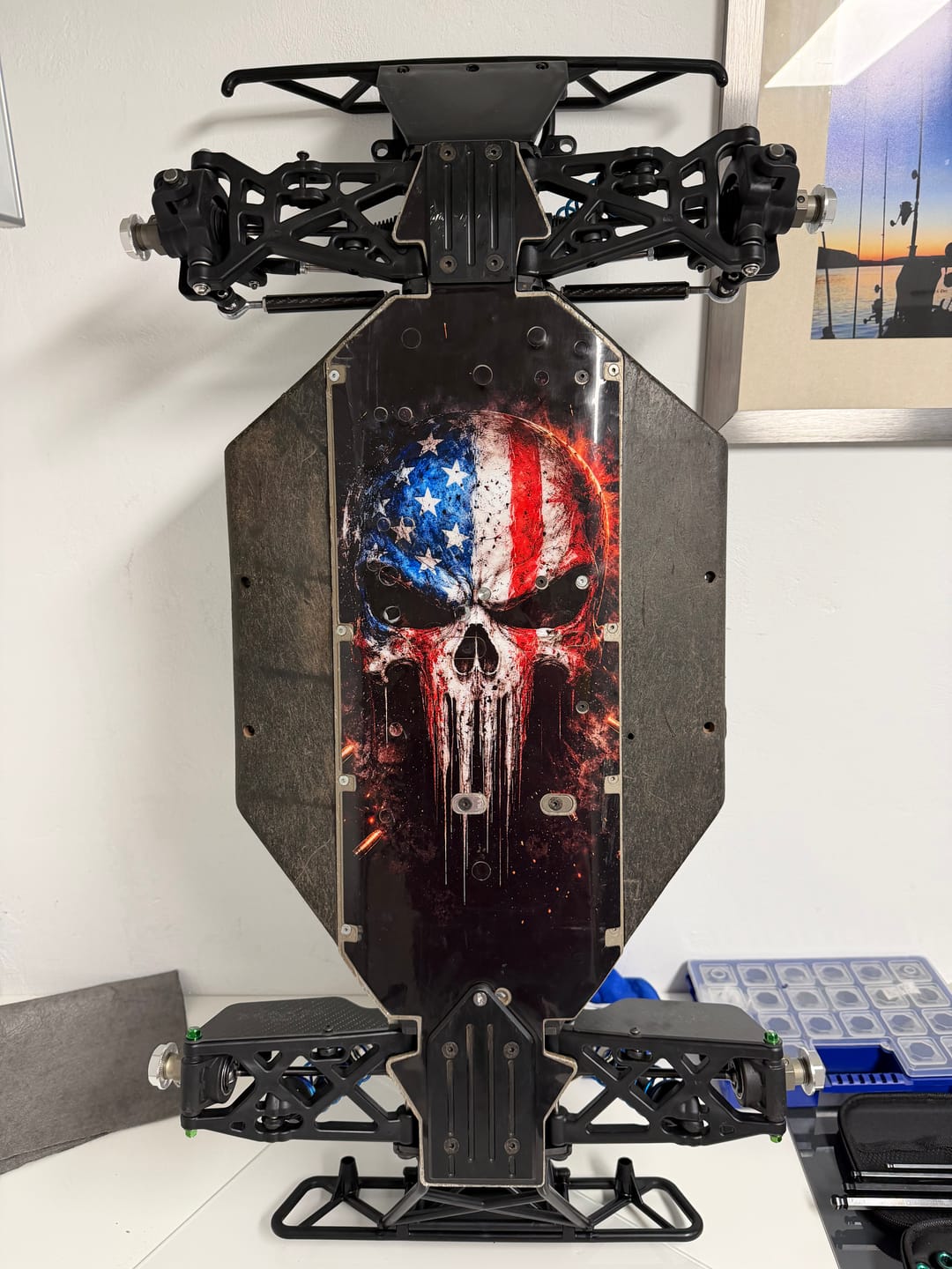 Customer photo review of 30DEGREE NORTH 5T / LOSI 5T 2.0 -  "VIGILANTE" chassis protector skin