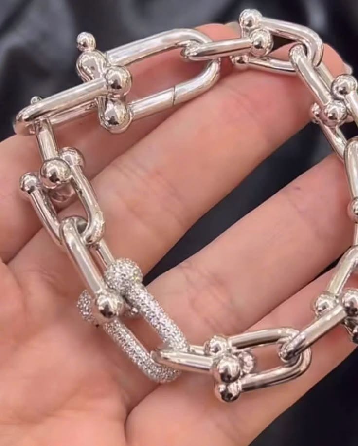 Customer photo review of T HardWear White Pavé Diamonds Connector Bracelet