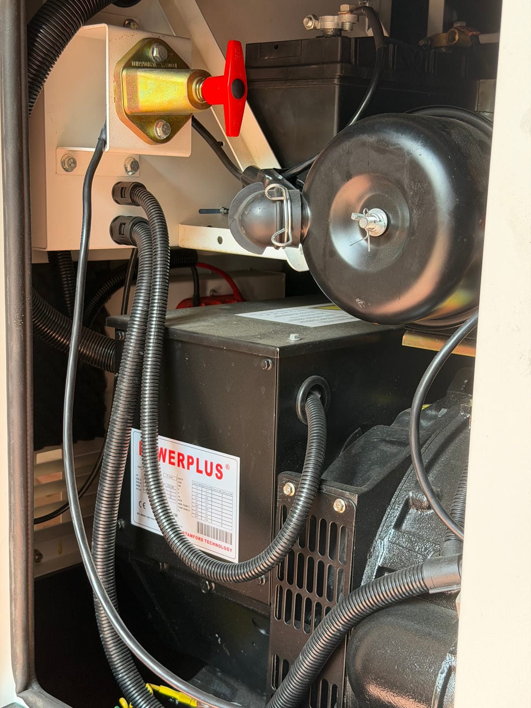 Customer photo review of WOLFBOX MegaVolt24 4000A Jump Starter
