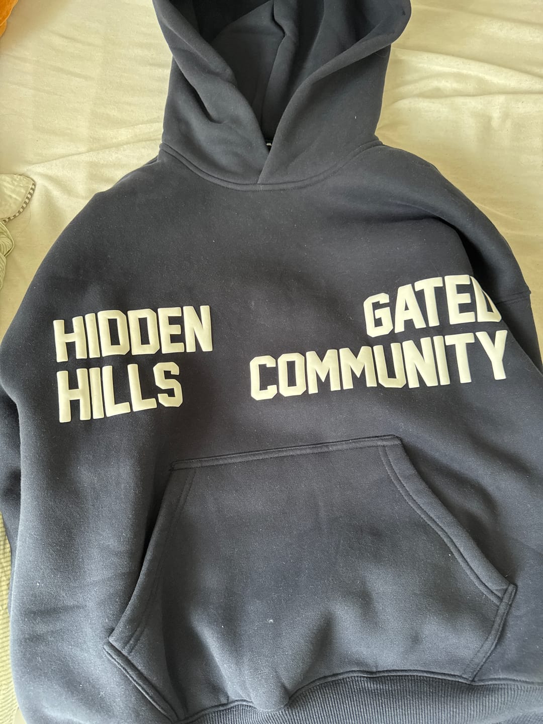 Customer photo review of GATED COMMUNITY HOODIE NAVY