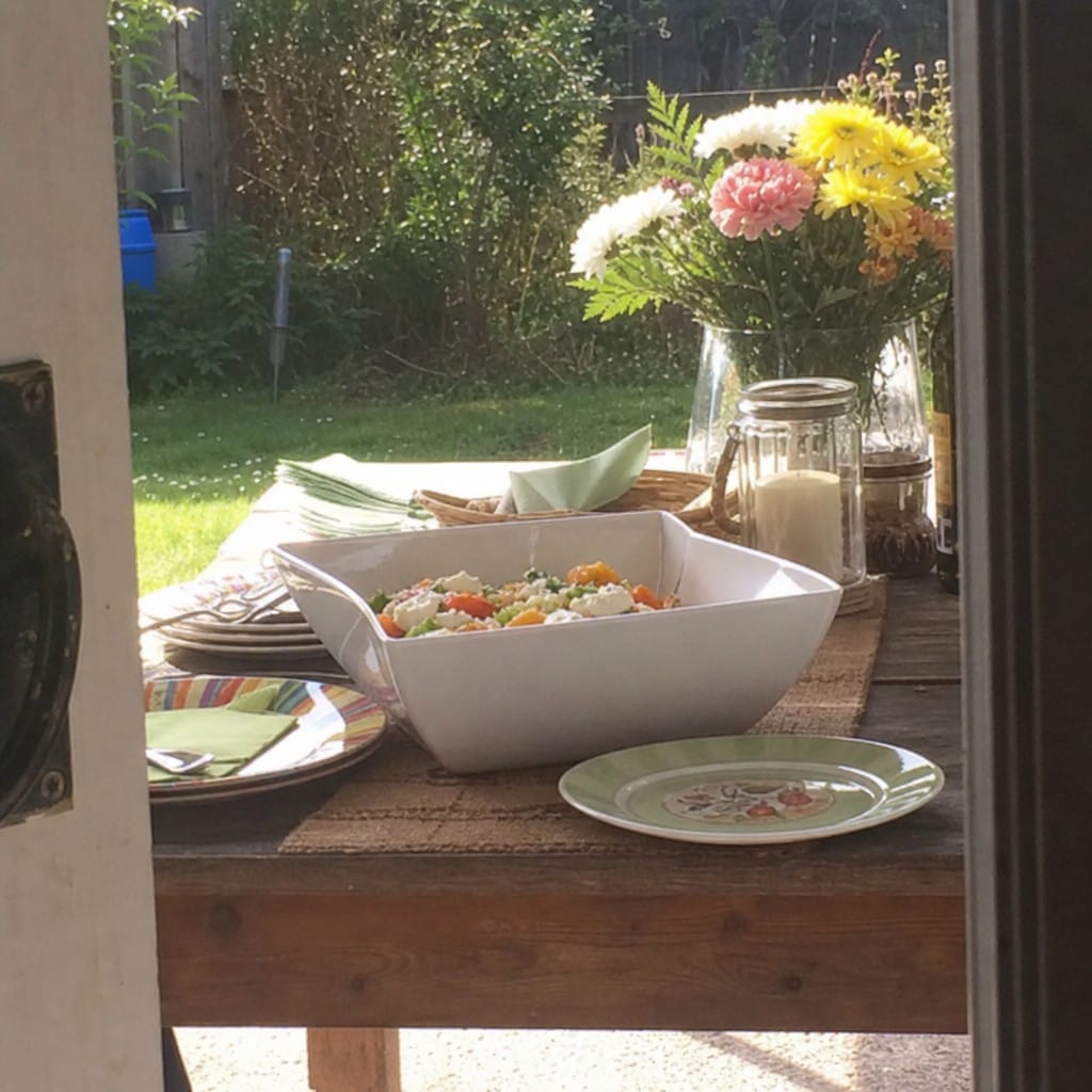 Customer photo review of Curved Bowl 11 inch White Melamine for Table Settings