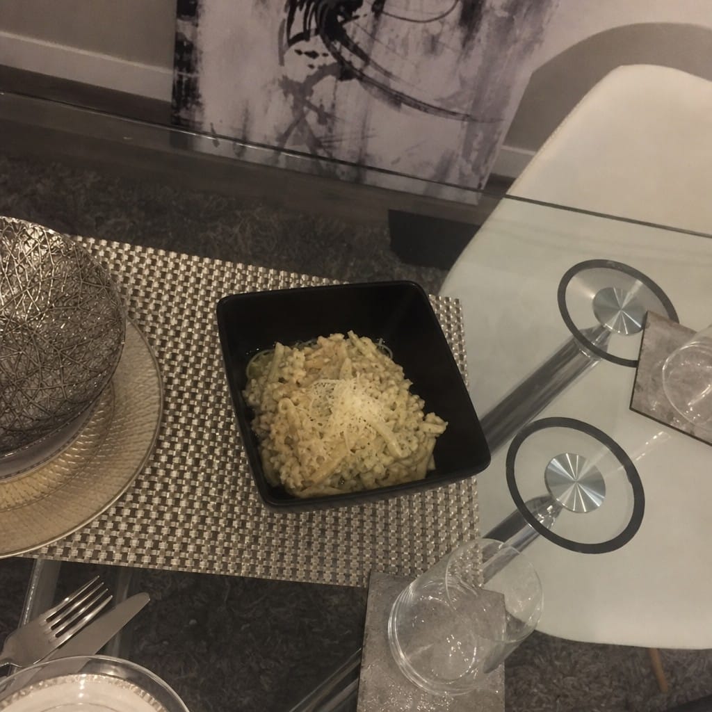 Customer photo review of Curved Bowl 8 inch Black Melamine for Contemporary Dining