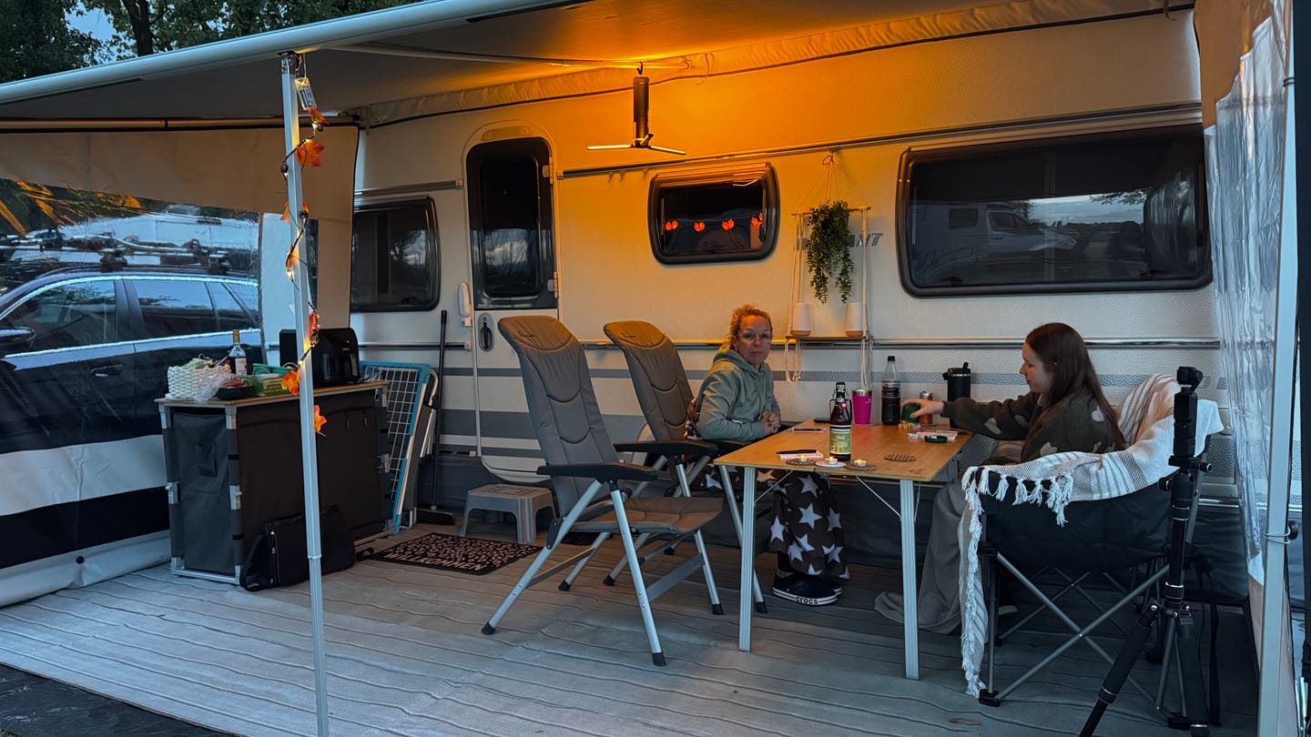 Customer photo review of BougeRV Neue T1 tragbare teleskopische Campinglampe (Schwarz)
